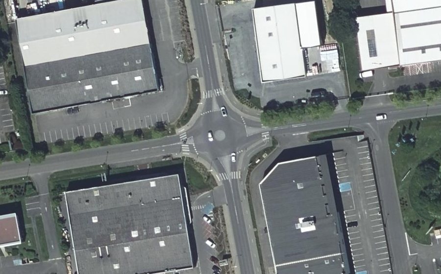 Vue aérienne du Rond-point anonyme n°219495947