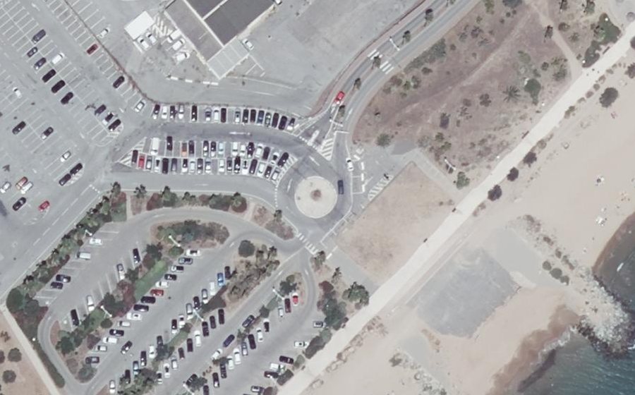 Vue aérienne du Rond-point anonyme n°219838762
