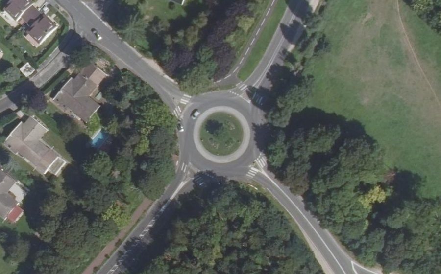 Vue aérienne du Rond-point anonyme n°220005650