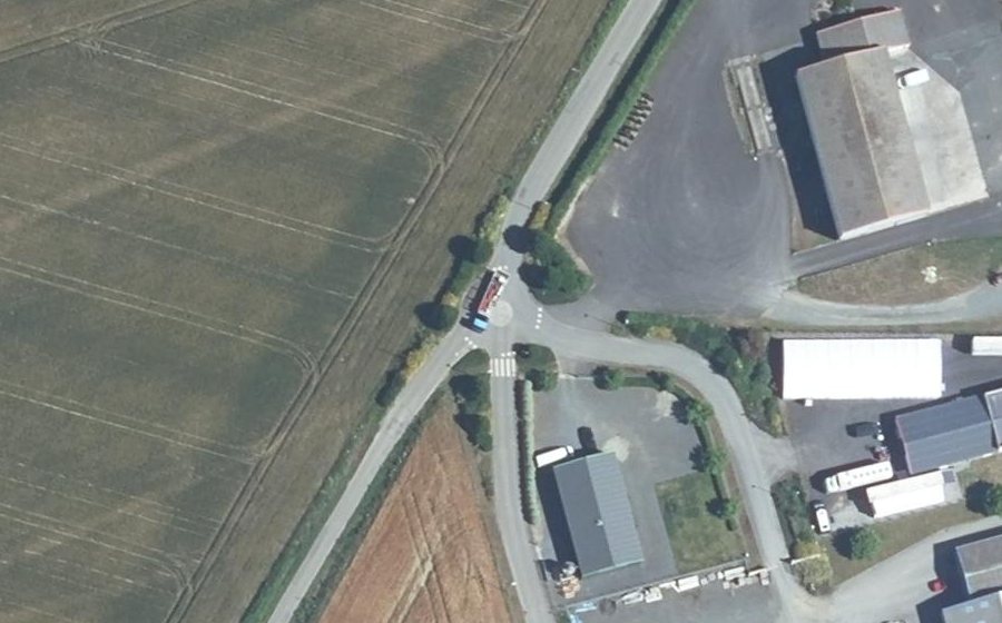 Vue aérienne du Rond-point anonyme n°220214078
