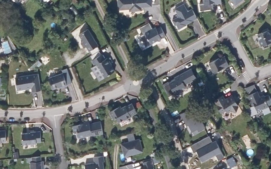 Vue aérienne du Rond-point anonyme n°220632892