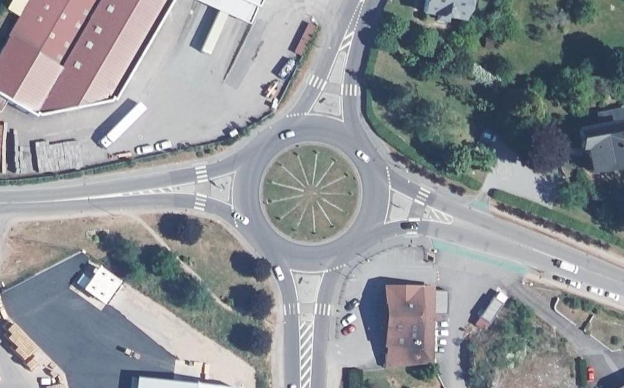 Vue aérienne du Rond-point anonyme n°22084089