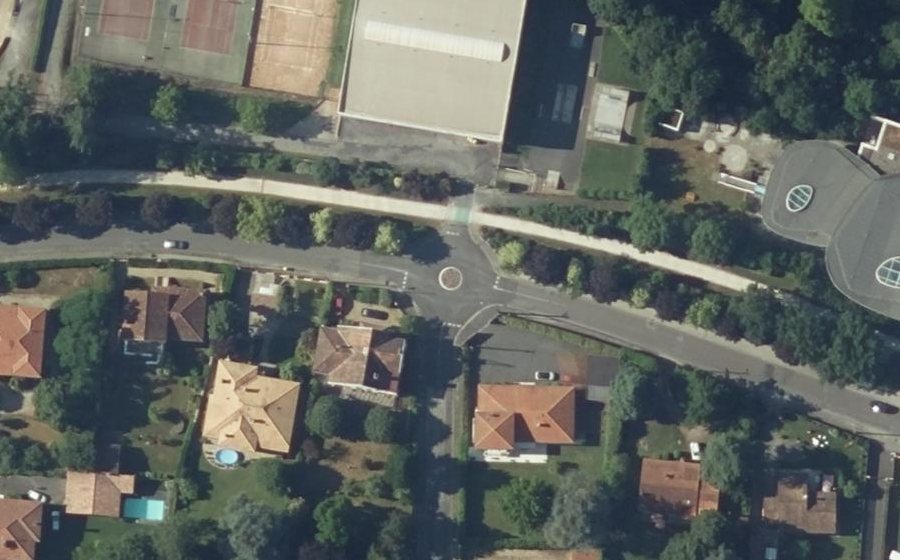 Vue aérienne du Rond-point anonyme n°220914750