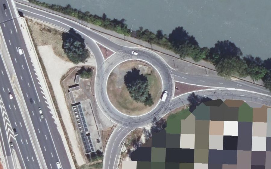 Vue aérienne du Rond-point anonyme n°220927861