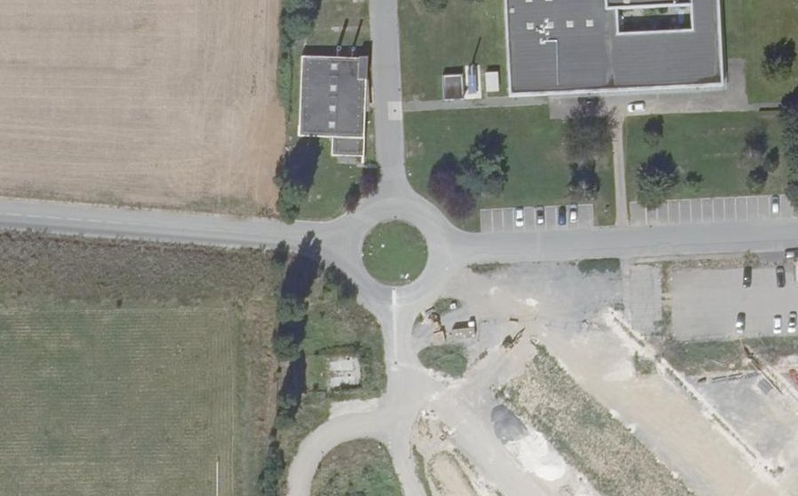 Vue aérienne du Rond-point anonyme n°221210267