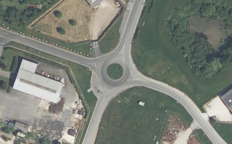 Vue aérienne du Rond-point anonyme n°222005981