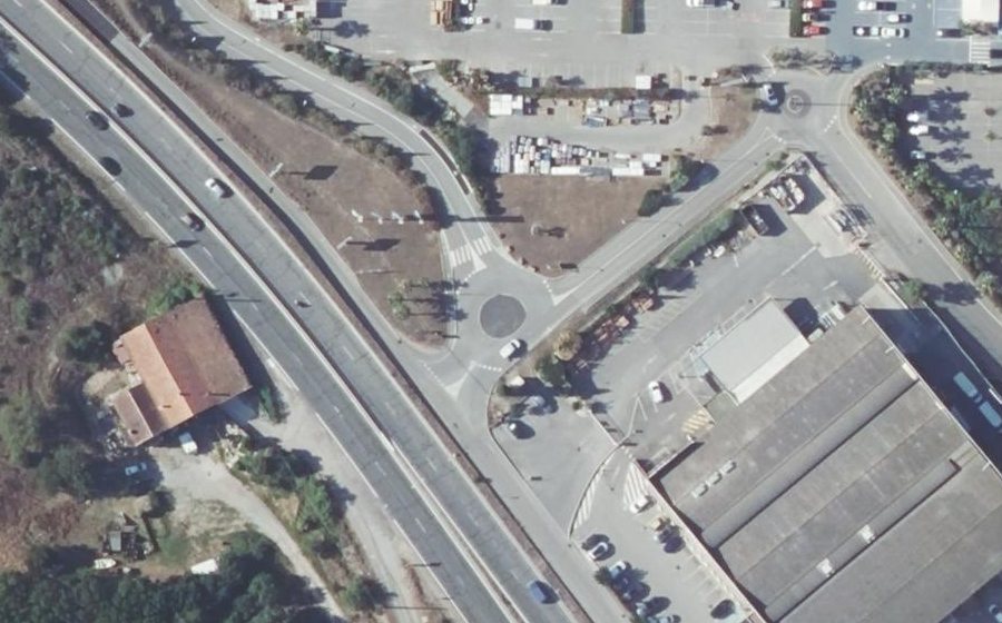 Vue aérienne du Rond-point anonyme n°222007616