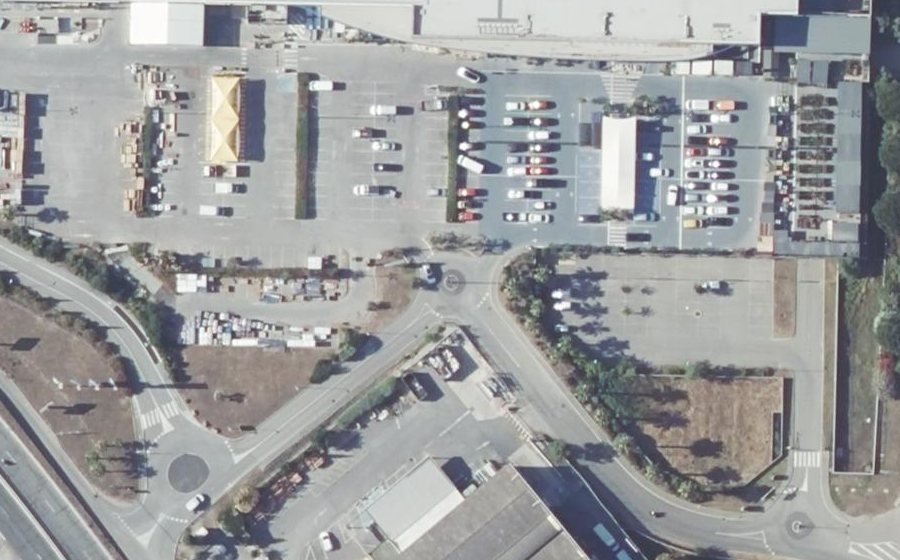 Vue aérienne du Rond-point anonyme n°222007685