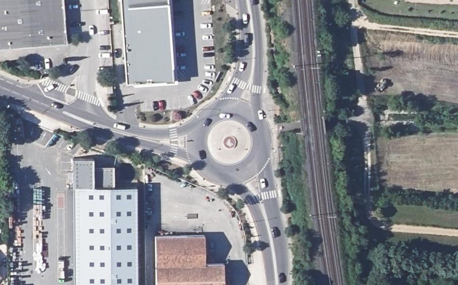 Vue aérienne du Rond Point Côte du Rhône Gardoise