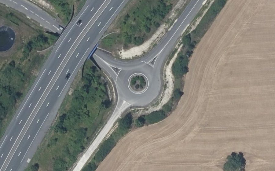 Vue aérienne du Rond-point anonyme n°222292220