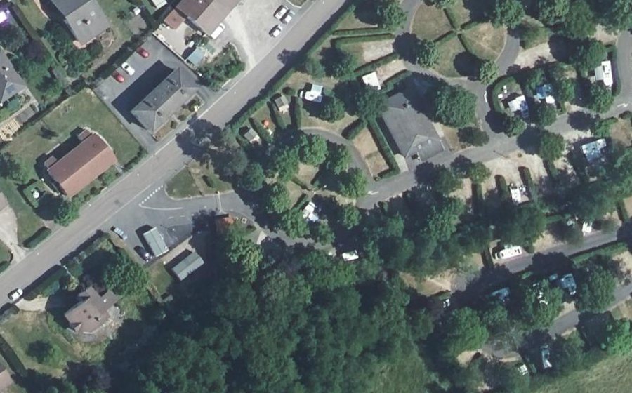 Vue aérienne du Rond-point anonyme n°222342371