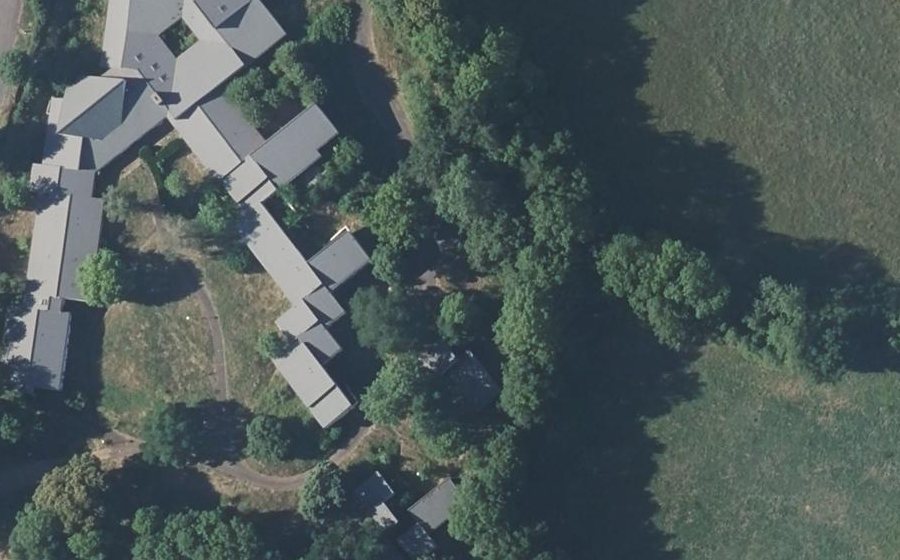 Vue aérienne du Rond-point anonyme n°222694170
