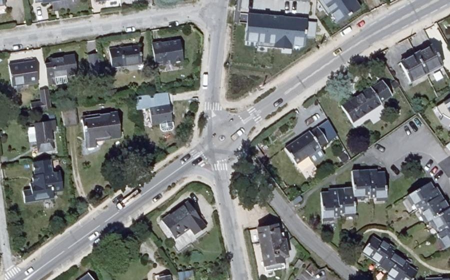 Vue aérienne du Rond-point anonyme n°222798790