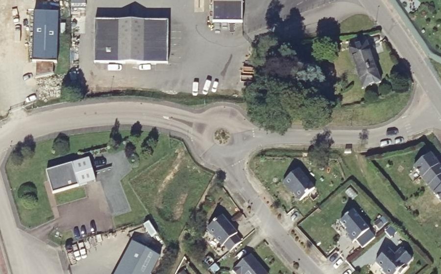 Vue aérienne du Rond-point anonyme n°222886060