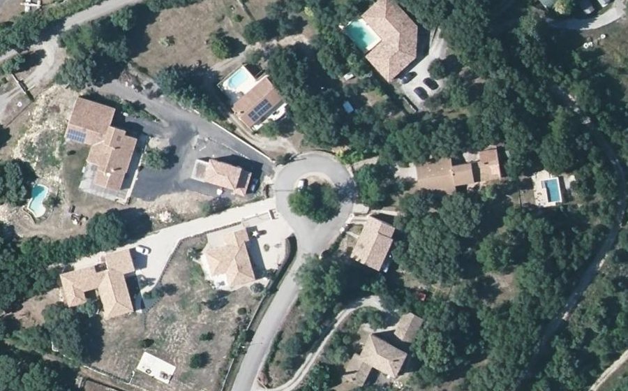 Vue aérienne du Rond-point anonyme n°222916392