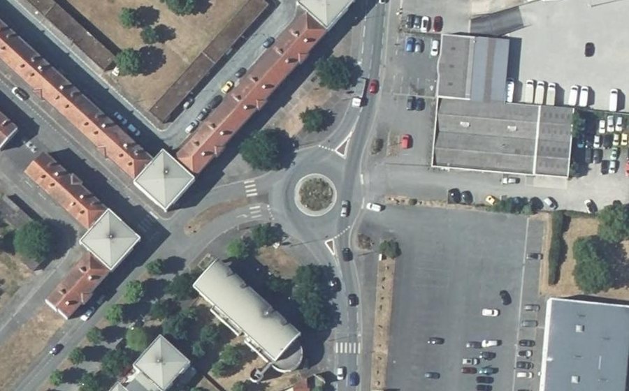 Vue aérienne du Rond-point anonyme n°22292787