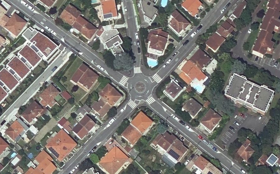 Vue aérienne du Rond-point anonyme n°22293451
