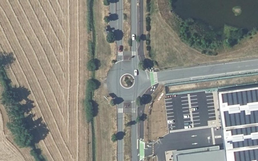 Vue aérienne du Rond-point anonyme n°22293519