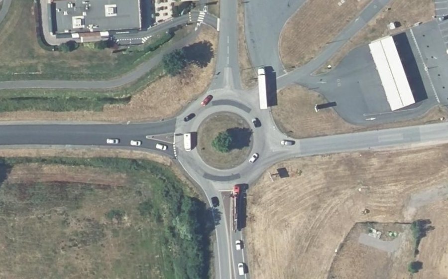 Vue aérienne du Rond-point anonyme n°22293539