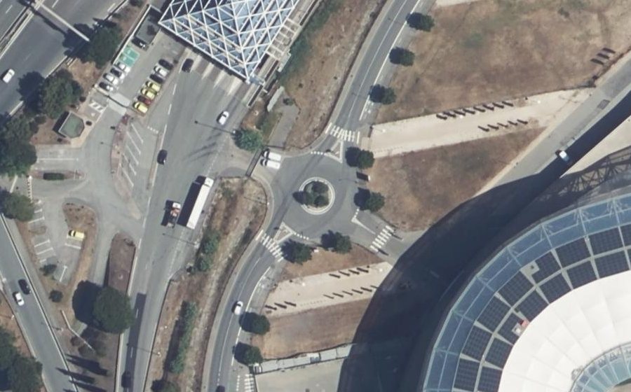 Vue aérienne du Rond-point anonyme n°223516472