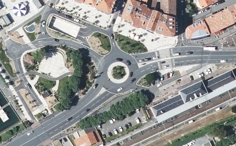 Vue aérienne du Rond-point anonyme n°22374921
