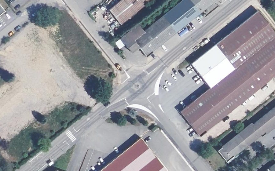 Vue aérienne du Rond-point anonyme n°22374975