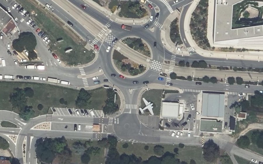 Vue aérienne du Rond-point anonyme n°22382181