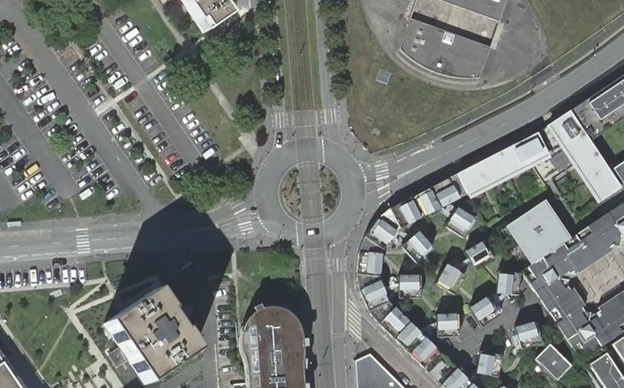 Vue aérienne du Rond-point anonyme n°22382299