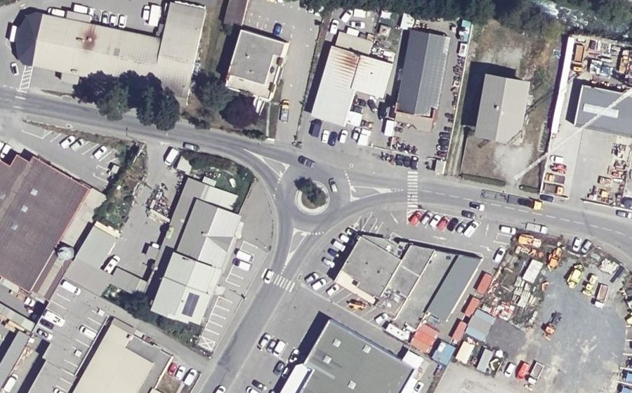 Vue aérienne du Rond-point anonyme n°223860016