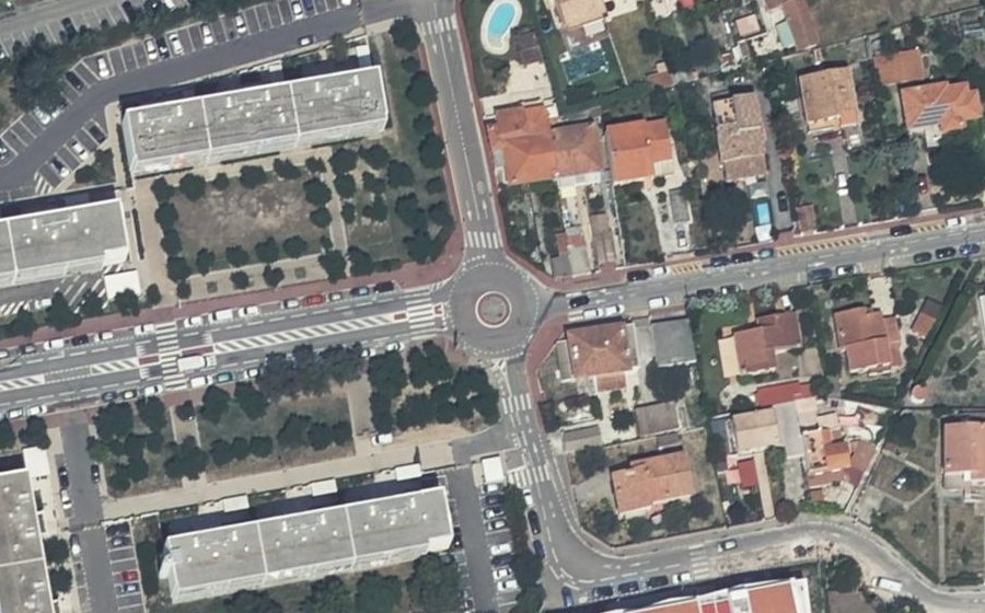 Vue aérienne du Rond-point anonyme n°22386970