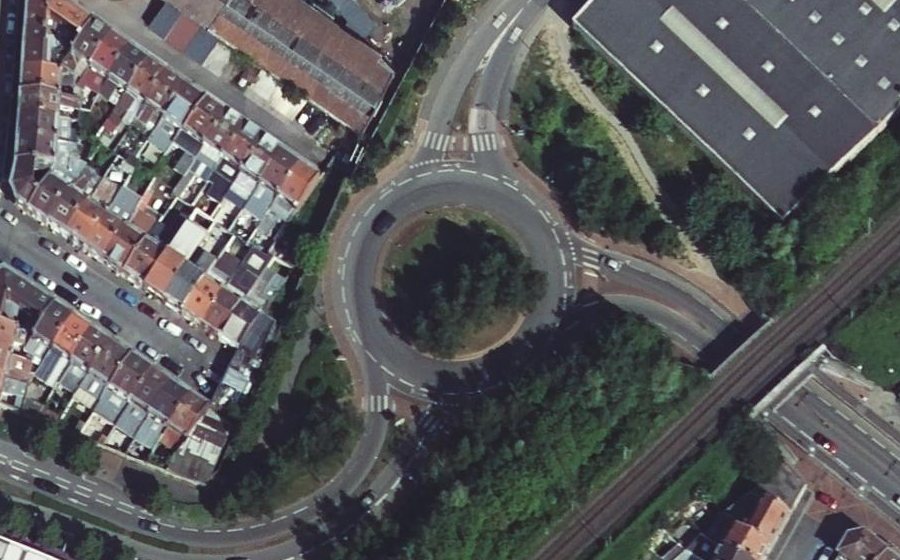 Vue aérienne du Rond-point anonyme n°22413416
