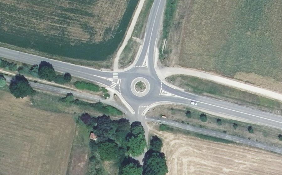Vue aérienne du Rond-point anonyme n°224332430