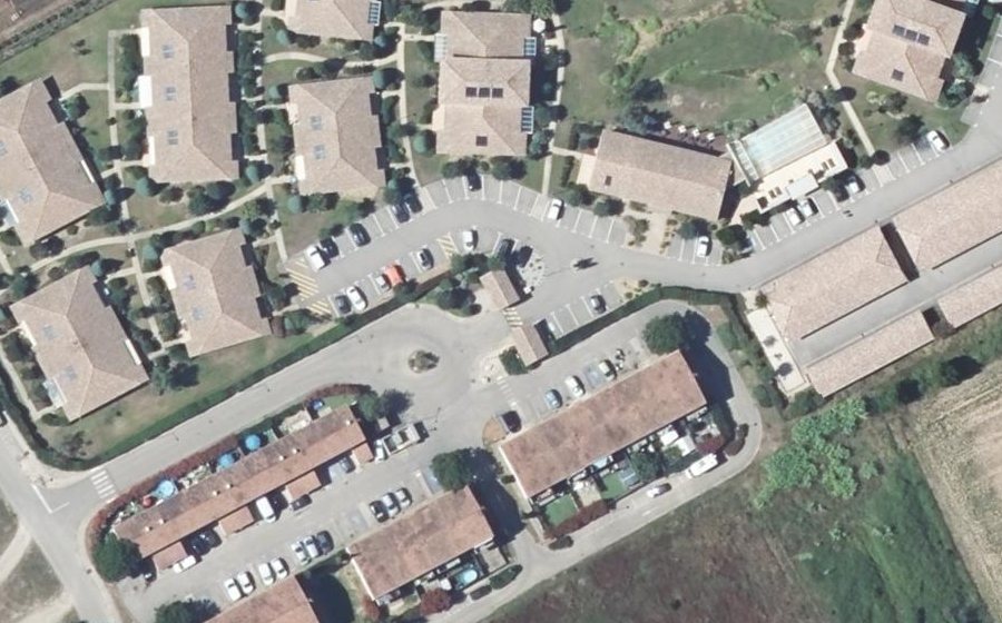 Vue aérienne du Rond-point anonyme n°224529364