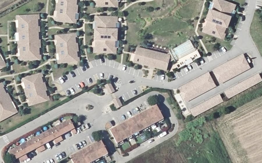 Vue aérienne du Rond-point anonyme n°224529372