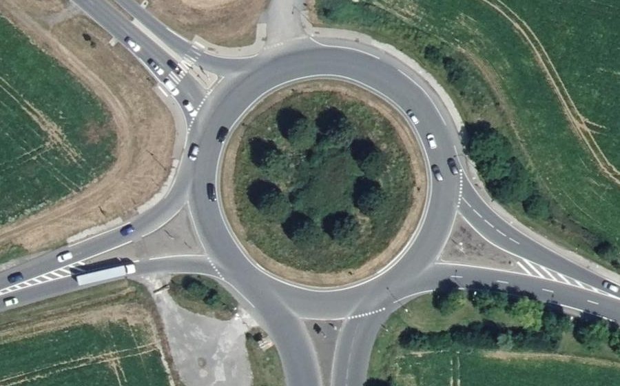 Vue aérienne du Rond-point anonyme n°22464939