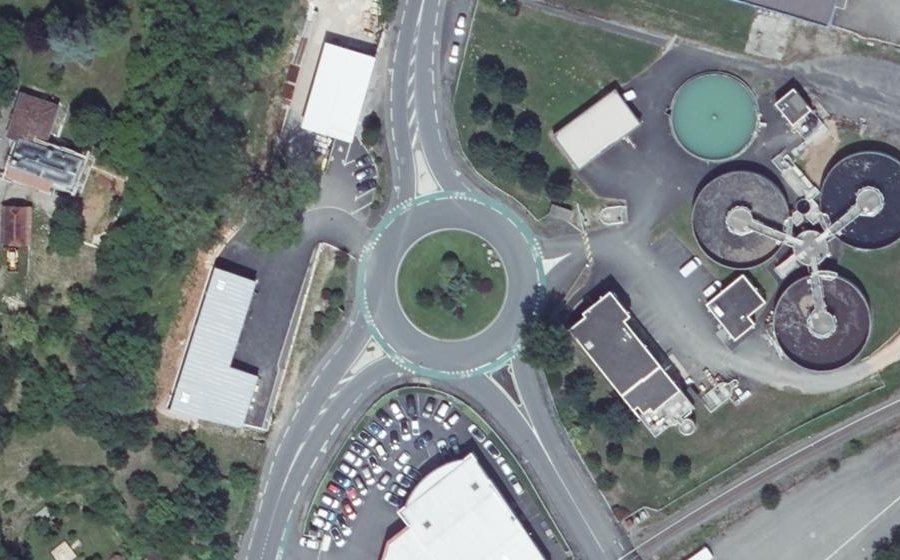 Vue aérienne du Rond-point anonyme n°22472562