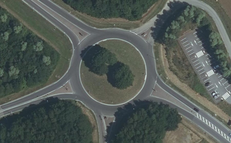 Vue aérienne du Rond-point anonyme n°22491541