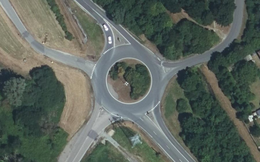 Vue aérienne du Rond-point anonyme n°22491919