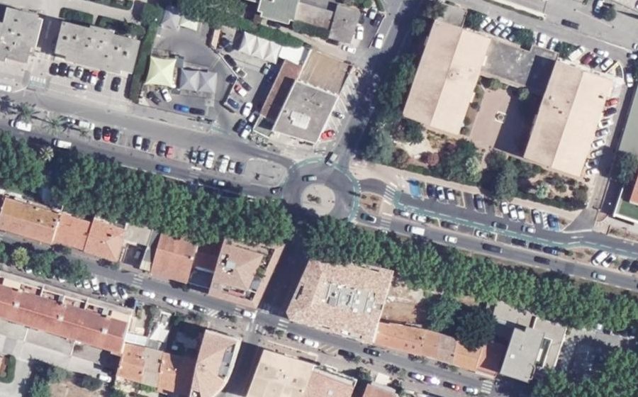 Vue aérienne du Rond-point anonyme n°225032555