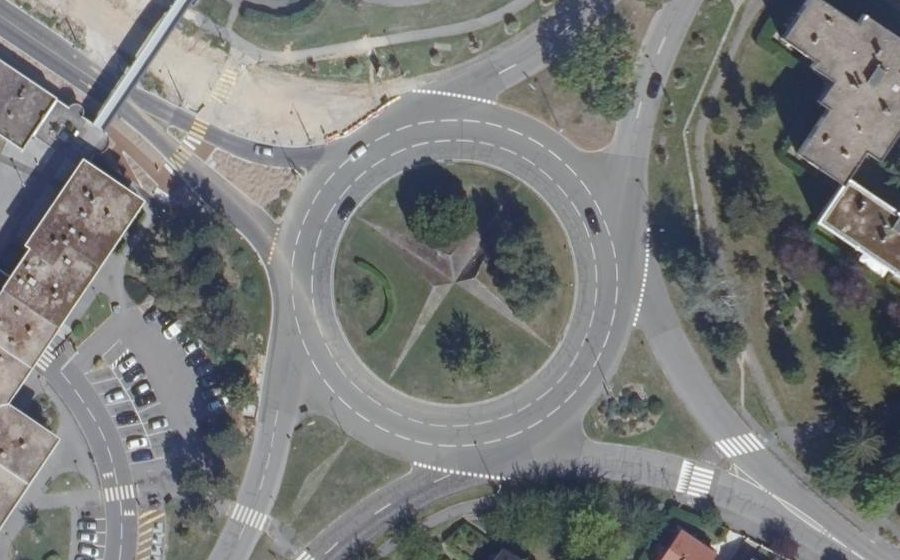 Vue aérienne du Carrefour des Pyramides