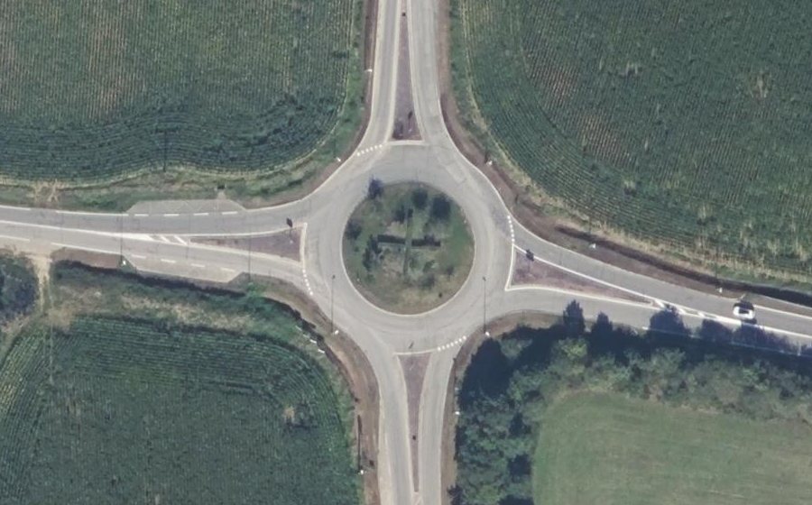 Vue aérienne du Rond-point anonyme n°22529925