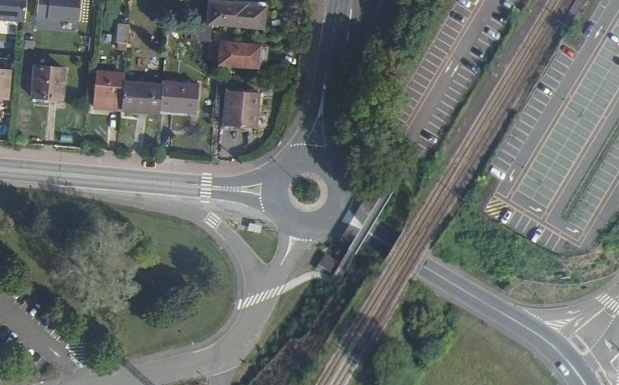 Vue aérienne du Rond-point anonyme n°22561404