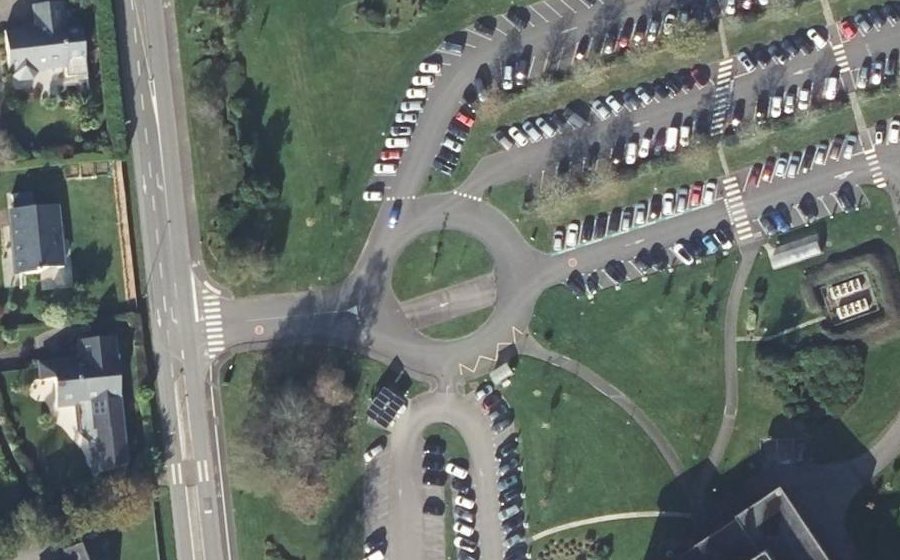 Vue aérienne du Rond-point anonyme n°22561865