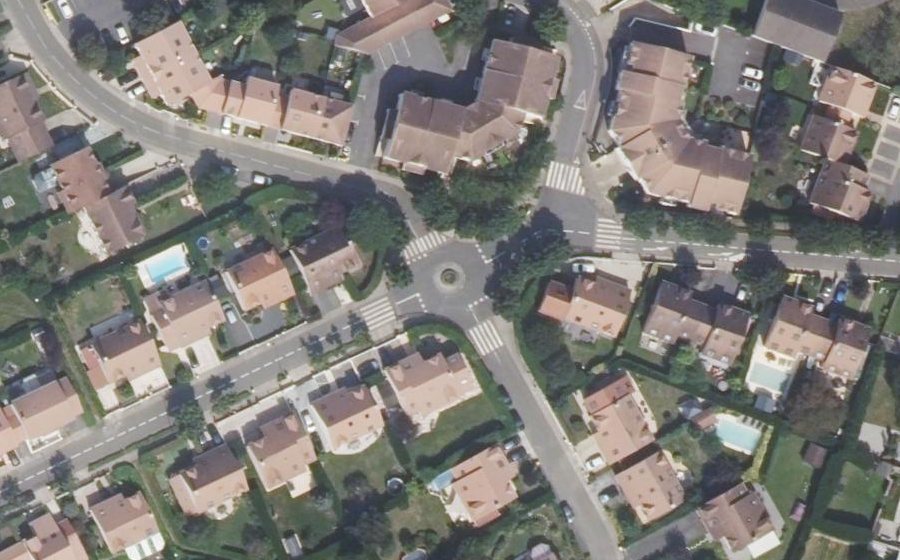 Vue aérienne du Rond-point anonyme n°22563585