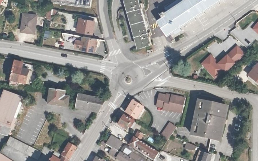 Vue aérienne du Rond-point anonyme n°22566325