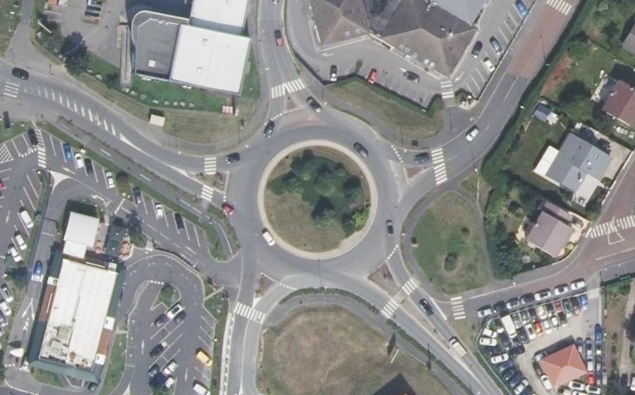 Vue aérienne du Rond-point anonyme n°22566431