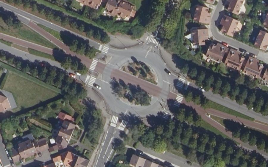 Vue aérienne du Rond-point anonyme n°22568397