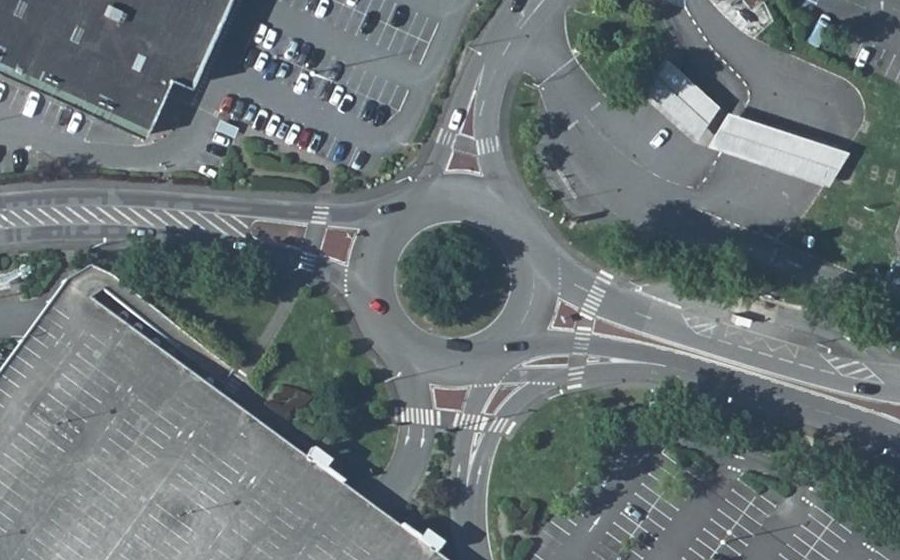 Vue aérienne du Rond-point anonyme n°22588273