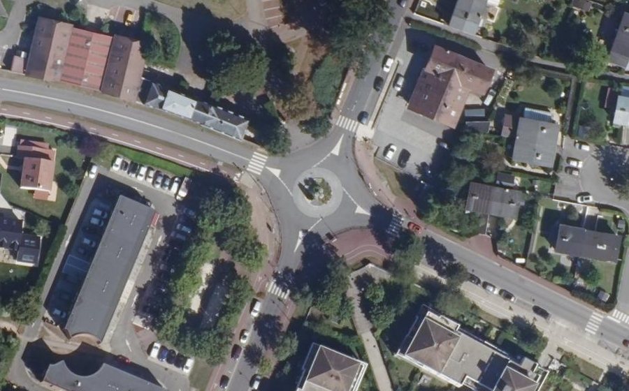 Vue aérienne du Rond-point anonyme n°22604386