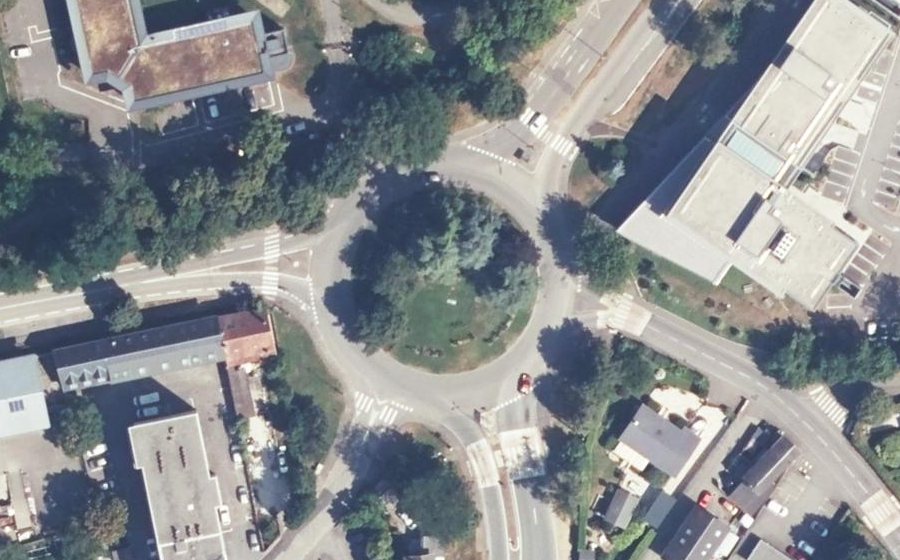 Vue aérienne du Rond-point anonyme n°22605501